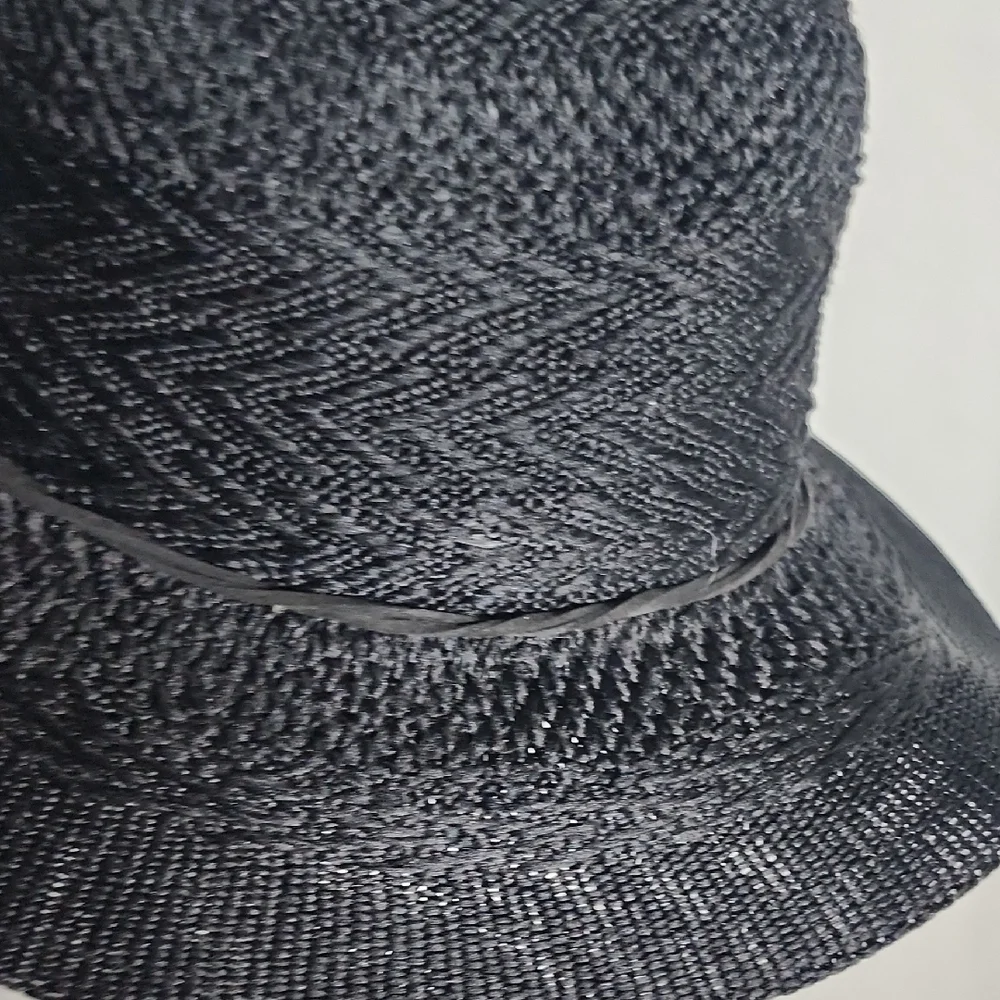 Source Unknown Elegant Black Women's Hat
